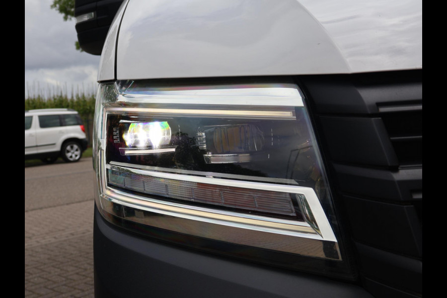 Volkswagen Crafter 35 2.0 TDI 177 PK AUT. L3H3 + 3000 KG TREKHAAK | ADAPTIVE CRUISE | LED | CAMERA | CARPLAY | STOELVERW.