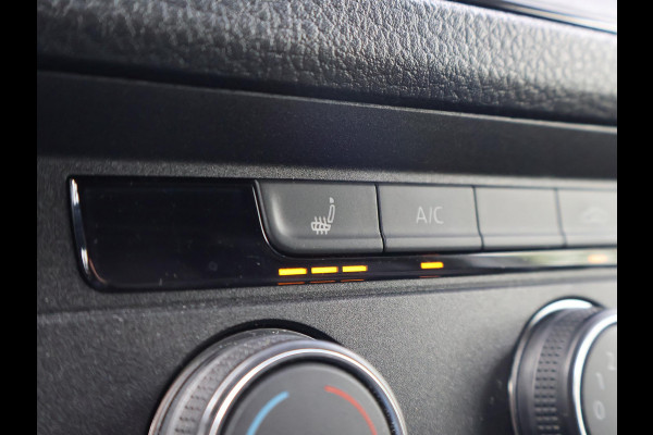 Volkswagen Crafter 35 2.0 TDI 177 PK AUT. L3H3 + 3000 KG TREKHAAK | ADAPTIVE CRUISE | LED | CAMERA | CARPLAY | STOELVERW.