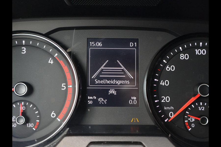 Volkswagen Crafter 35 2.0 TDI 177 PK AUT. L3H3 + 3000 KG TREKHAAK | ADAPTIVE CRUISE | LED | CAMERA | CARPLAY | STOELVERW.