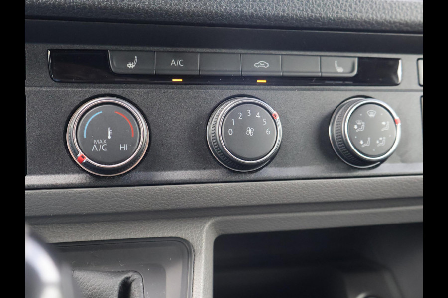 Volkswagen Crafter 35 2.0 TDI 177 PK AUT. L3H3 + 3000 KG TREKHAAK | ADAPTIVE CRUISE | LED | CAMERA | CARPLAY | STOELVERW.