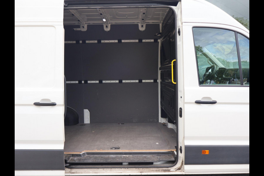 Volkswagen Crafter 35 2.0 TDI 177 PK AUT. L3H3 + 3000 KG TREKHAAK | ADAPTIVE CRUISE | LED | CAMERA | CARPLAY | STOELVERW.