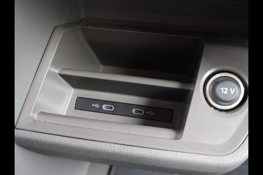 Volkswagen Crafter 35 2.0 TDI 177 PK AUT. L3H3 + 3000 KG TREKHAAK | ADAPTIVE CRUISE | LED | CAMERA | CARPLAY | STOELVERW.