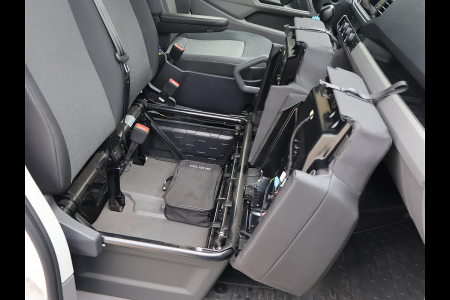 Volkswagen Crafter 35 2.0 TDI 177 PK AUT. L3H3 + 3000 KG TREKHAAK | ADAPTIVE CRUISE | LED | CAMERA | CARPLAY | STOELVERW.