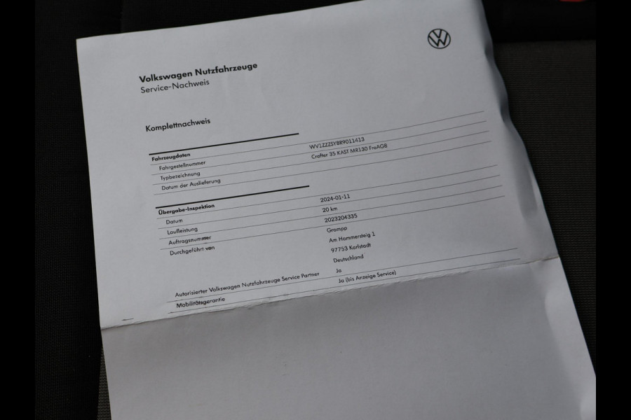 Volkswagen Crafter 35 2.0 TDI 177 PK AUT. L3H3 + 3000 KG TREKHAAK | ADAPTIVE CRUISE | LED | CAMERA | CARPLAY | STOELVERW.