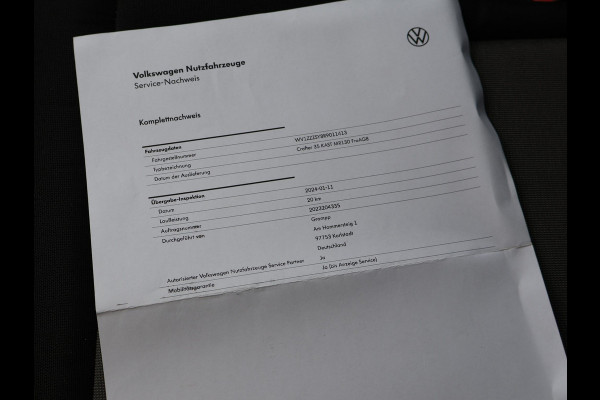 Volkswagen Crafter 35 2.0 TDI 177 PK AUT. L3H3 + 3000 KG TREKHAAK | ADAPTIVE CRUISE | LED | CAMERA | CARPLAY | STOELVERW.