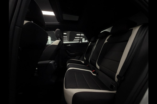 Volkswagen T-Roc 1.5 TSI R-LINE | ACC | Pano | Virtual