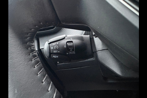 Peugeot 208 1.2 Hybrid 110 e-DCS6 Style Cruise|CarPlay|LED