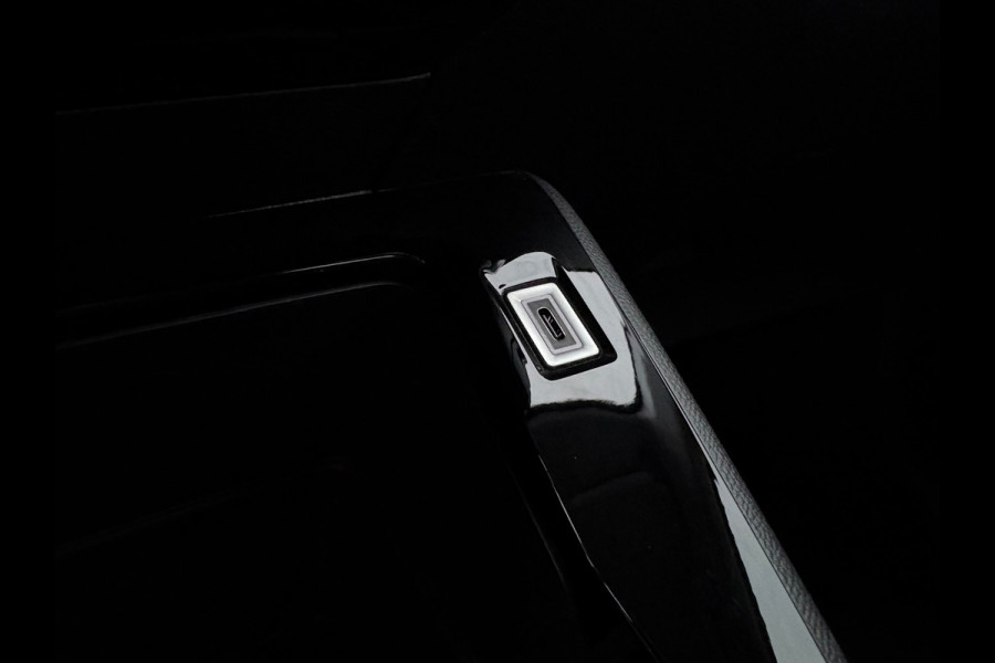 Peugeot 208 1.2 Hybrid 110 e-DCS6 Style Cruise|CarPlay|LED