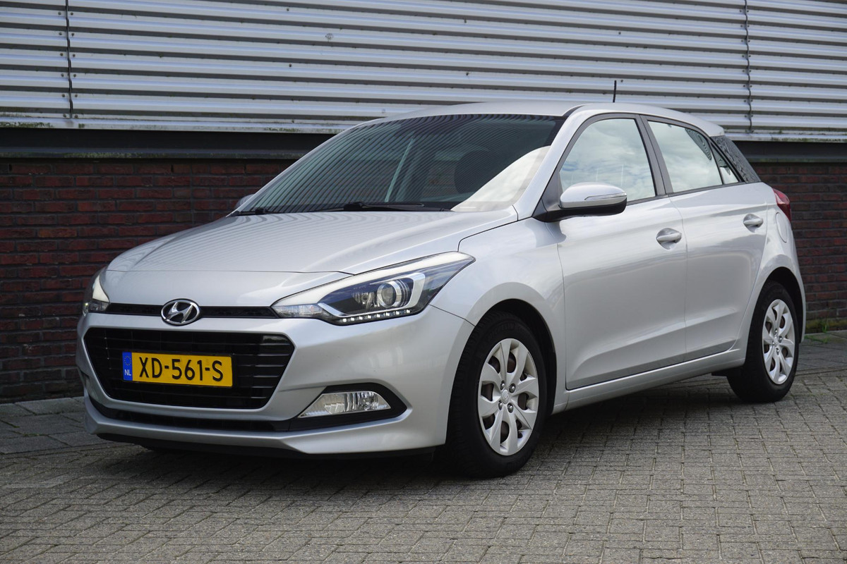 Hyundai i20 1.0 T-GDI 100PK/Dealeronderhouden/Camera/Navi/ 2e Eigenaar.