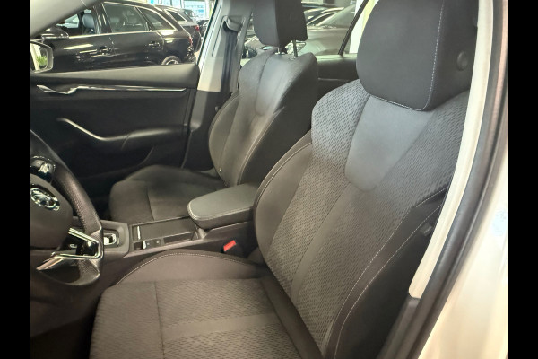 Škoda Octavia Combi 1.4 TSI iV PHEV Sportline Business/pano/head up/memory /apple/dodehoek
