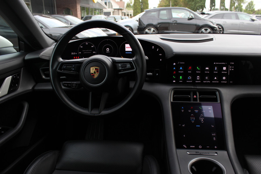 Porsche Taycan Cross Turismo 4S 93 kWh / SoH 93,1% / Panoramadak / 360Camera / Luchtvering / Matrix LED / 21'' / Sportdesign / Bose / Stoel+Stuurverwarming / Dodehoek / DAB / Cruise Control / Warmtepomp