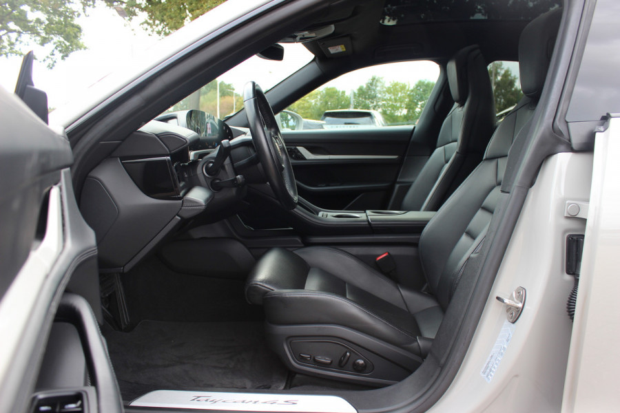 Porsche Taycan Cross Turismo 4S 93 kWh / SoH 93,1% / Panoramadak / 360Camera / Luchtvering / Matrix LED / 21'' / Sportdesign / Bose / Stoel+Stuurverwarming / Dodehoek / DAB / Cruise Control / Warmtepomp