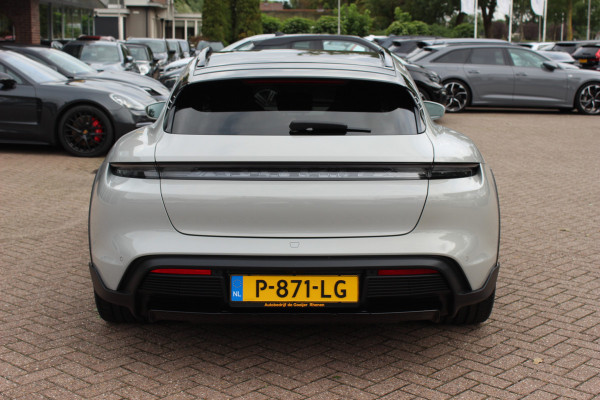 Porsche Taycan Cross Turismo 4S 93 kWh / SoH 93,1% / Panoramadak / 360Camera / Luchtvering / Matrix LED / 21'' / Sportdesign / Bose / Stoel+Stuurverwarming / Dodehoek / DAB / Cruise Control / Warmtepomp