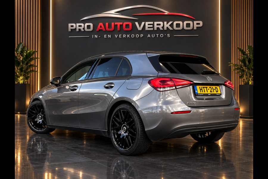 Mercedes-Benz A-Klasse 180 Business Solution AMG Line_Carplay_Camera_cruise