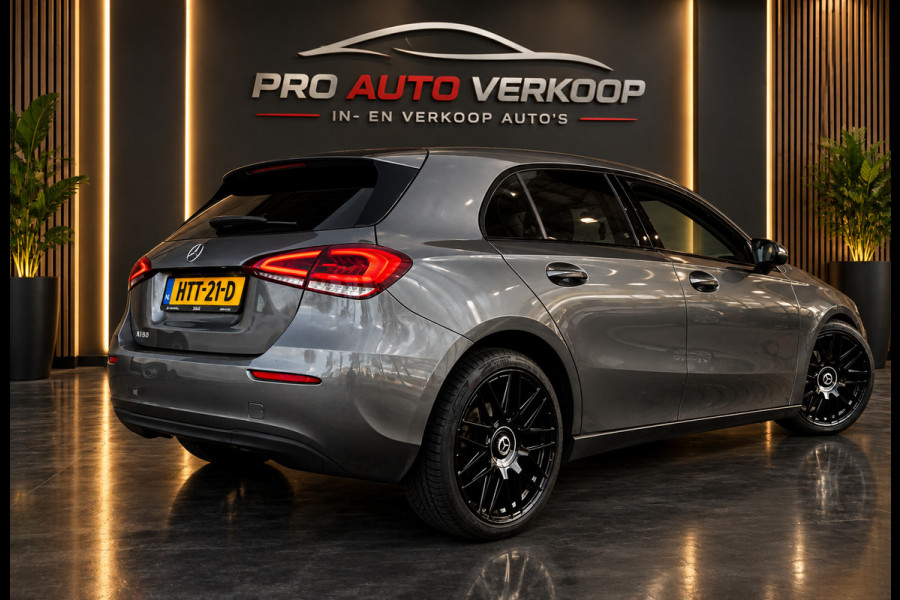 Mercedes-Benz A-Klasse 180 Business Solution AMG Line_Carplay_Camera_cruise