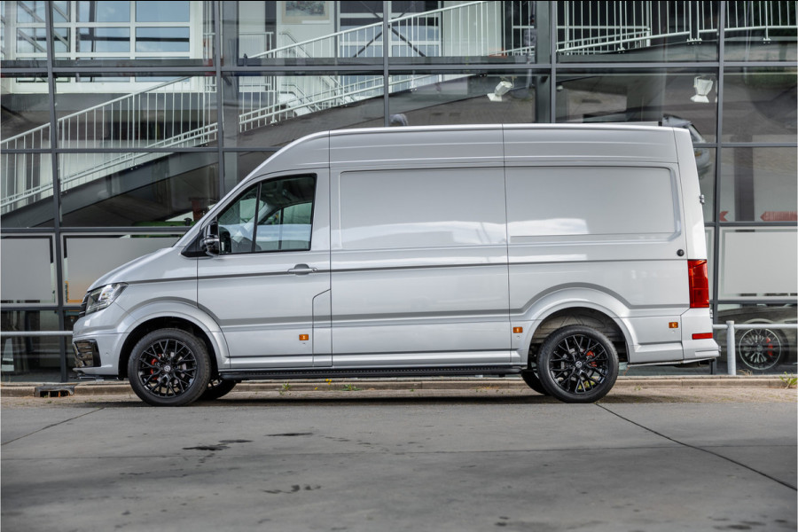 Volkswagen Crafter 2.0 TDI DSG L3H3 | Bi-Xenon | Trekhaak | Navigatie | CarPlay | Camera | 3-Zitter | Dealer onderhouden | 1e eigenaar | Nieuwe APK