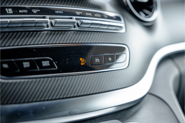 Mercedes-Benz V-Klasse 300d Lang | AMG | Memory seats | Stoelventilatie | 360 Camera | ACC | CarPlay | Navigatie | Lederen bekleding | DAB | Dodehoek | Trekhaak | Nieuwe APK | 2-Zitter | Enkel cabine