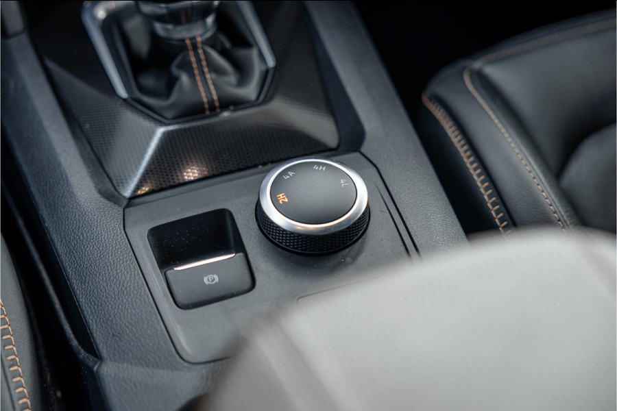 Volkswagen Amarok 3.0 TDI 4Motion PanAmericana | ACC | 360 Camera | Harman Kardon | Lederen bekleding | Blind spot | Standkachel | Navigatie | CarPlay | LED | Trekhaak | DAB | Dealer onderhouden | Grijs kenteken