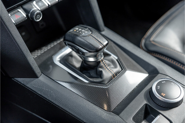 Volkswagen Amarok 3.0 TDI 4Motion PanAmericana | ACC | 360 Camera | Harman Kardon | Lederen bekleding | Blind spot | Standkachel | Navigatie | CarPlay | LED | Trekhaak | DAB | Dealer onderhouden | Grijs kenteken