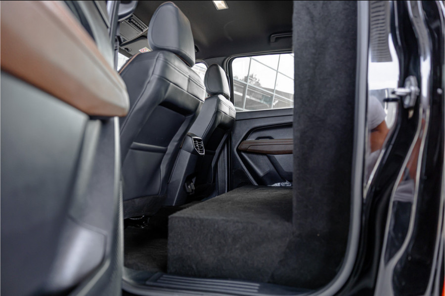 Volkswagen Amarok 3.0 TDI 4Motion PanAmericana | ACC | 360 Camera | Harman Kardon | Lederen bekleding | Blind spot | Standkachel | Navigatie | CarPlay | LED | Trekhaak | DAB | Dealer onderhouden | Grijs kenteken