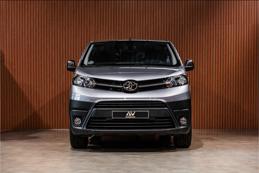 Toyota ProAce 2.0 D XL L3H1 | Standkachel | Camera | CarPlay | Stoelverwarming | Trekhaak | Cruise control | DAB | Nieuwe APK