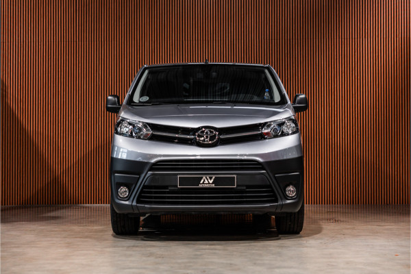 Toyota ProAce 2.0 D XL L3H1 | Standkachel | Camera | CarPlay | Stoelverwarming | Trekhaak | Cruise control | DAB | Nieuwe APK