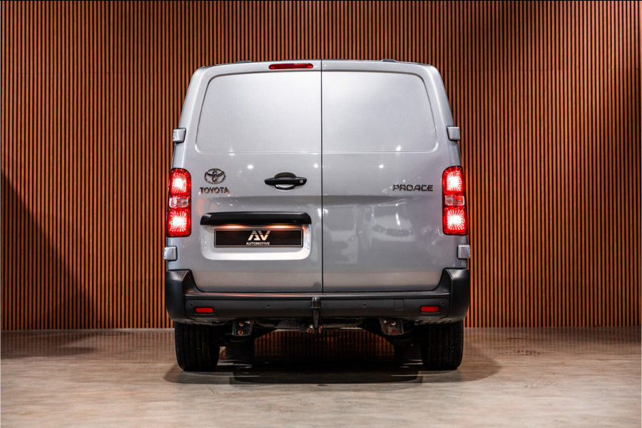 Toyota ProAce 2.0 D XL L3H1 | Standkachel | Camera | CarPlay | Stoelverwarming | Trekhaak | Cruise control | DAB | Nieuwe APK