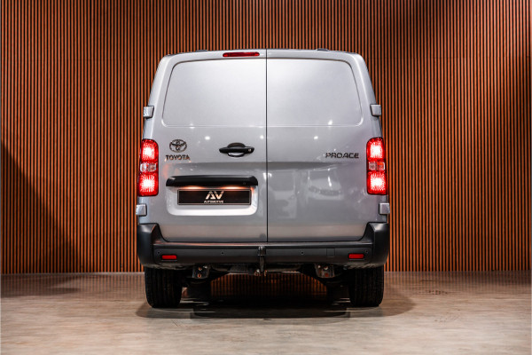 Toyota ProAce 2.0 D XL L3H1 | Standkachel | Camera | CarPlay | Stoelverwarming | Trekhaak | Cruise control | DAB | Nieuwe APK