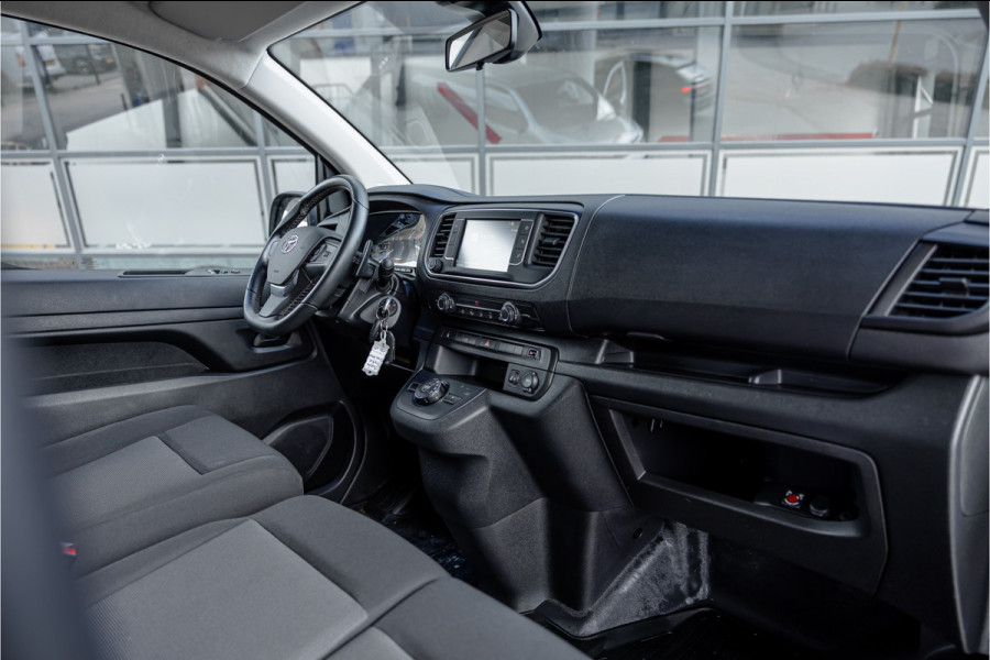 Toyota ProAce 2.0 D XL L3H1 | Standkachel | Camera | CarPlay | Stoelverwarming | Trekhaak | Cruise control | DAB | Nieuwe APK