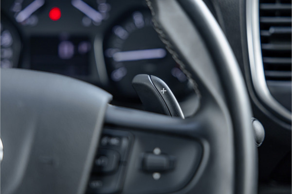 Toyota ProAce 2.0 D XL L3H1 | Standkachel | Camera | CarPlay | Stoelverwarming | Trekhaak | Cruise control | DAB | Nieuwe APK
