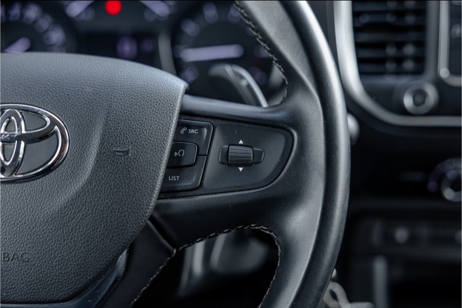 Toyota ProAce 2.0 D XL L3H1 | Standkachel | Camera | CarPlay | Stoelverwarming | Trekhaak | Cruise control | DAB | Nieuwe APK