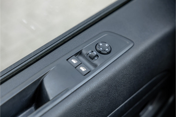 Toyota ProAce 2.0 D XL L3H1 | Standkachel | Camera | CarPlay | Stoelverwarming | Trekhaak | Cruise control | DAB | Nieuwe APK