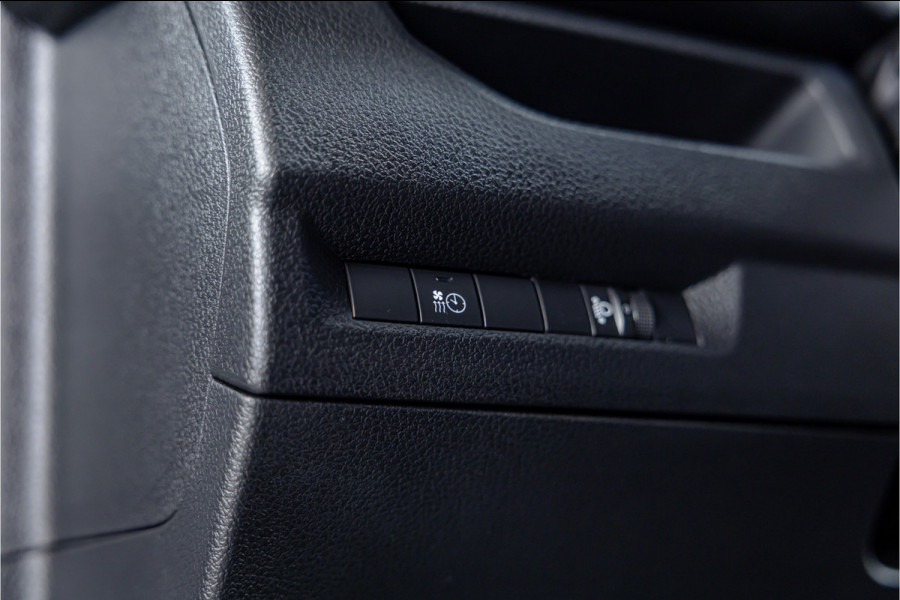 Toyota ProAce 2.0 D XL L3H1 | Standkachel | Camera | CarPlay | Stoelverwarming | Trekhaak | Cruise control | DAB | Nieuwe APK
