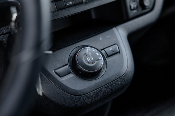 Toyota ProAce 2.0 D XL L3H1 | Standkachel | Camera | CarPlay | Stoelverwarming | Trekhaak | Cruise control | DAB | Nieuwe APK