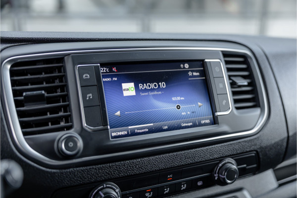 Toyota ProAce 2.0 D XL L3H1 | Standkachel | Camera | CarPlay | Stoelverwarming | Trekhaak | Cruise control | DAB | Nieuwe APK