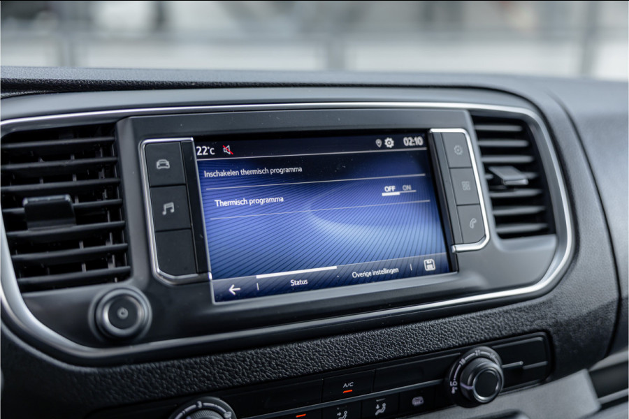 Toyota ProAce 2.0 D XL L3H1 | Standkachel | Camera | CarPlay | Stoelverwarming | Trekhaak | Cruise control | DAB | Nieuwe APK