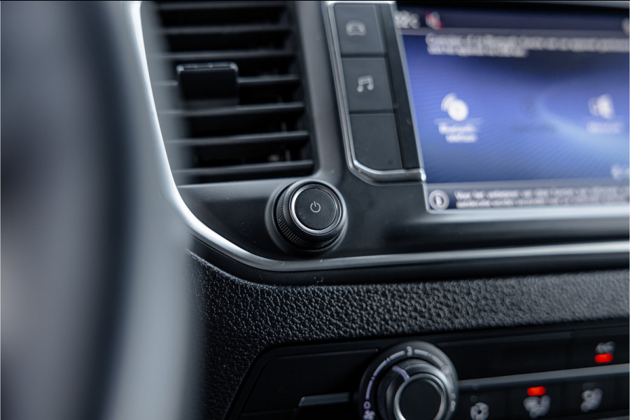 Toyota ProAce 2.0 D XL L3H1 | Standkachel | Camera | CarPlay | Stoelverwarming | Trekhaak | Cruise control | DAB | Nieuwe APK