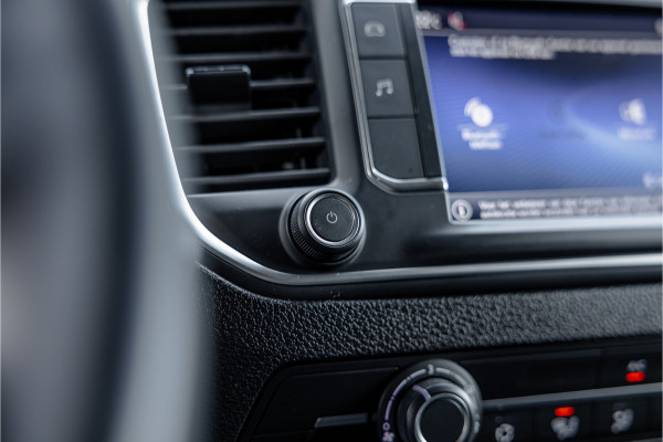 Toyota ProAce 2.0 D XL L3H1 | Standkachel | Camera | CarPlay | Stoelverwarming | Trekhaak | Cruise control | DAB | Nieuwe APK