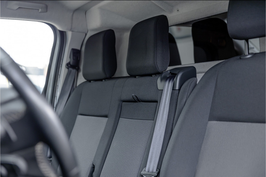 Toyota ProAce 2.0 D XL L3H1 | Standkachel | Camera | CarPlay | Stoelverwarming | Trekhaak | Cruise control | DAB | Nieuwe APK