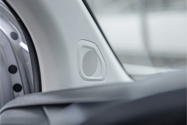Toyota ProAce 2.0 D XL L3H1 | Standkachel | Camera | CarPlay | Stoelverwarming | Trekhaak | Cruise control | DAB | Nieuwe APK