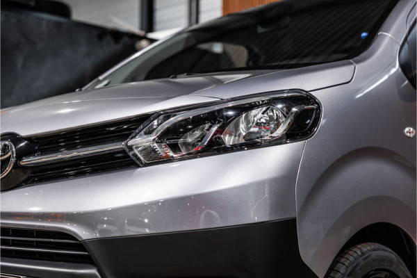 Toyota ProAce 2.0 D XL L3H1 | Standkachel | Camera | CarPlay | Stoelverwarming | Trekhaak | Cruise control | DAB | Nieuwe APK