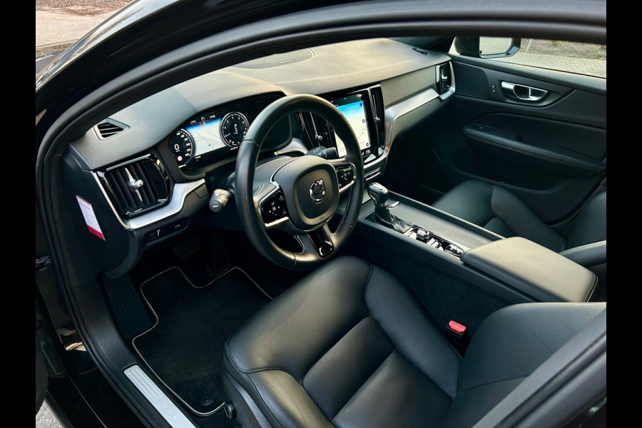Volvo V60 2.0 T5 R-Design standkachel, camera,carplay, trekhaak