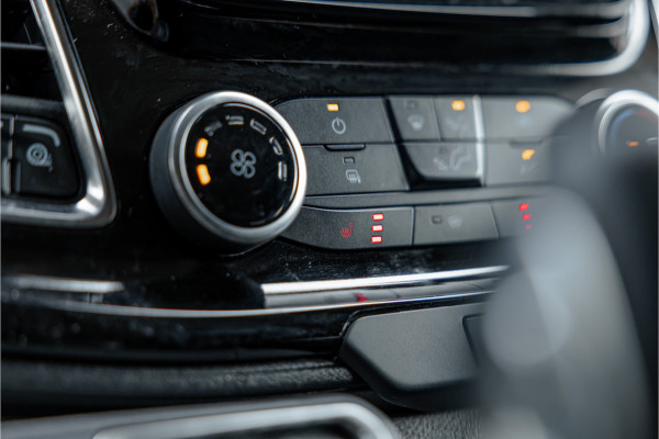 Ford Transit Custom 320 2.0 TDCI L2H1 Platinum Edition DC | Bi-Xenon | CarPlay | Camera | Navigatie | Lederen bekleding | Trekhaak | Stoelverwarming | Nieuwe APK | Orig. NL auto