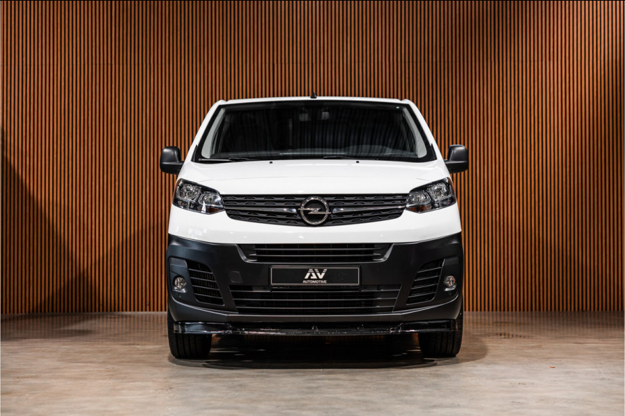 Opel Vivaro 2.0 CDTI L3H1 XL Edition | Automaat | CarPlay | Camera | Stoelverwarming | Trekhaak | F1 Flippers | Cruise control | Bedrijfswageninrichting | 3-Zitter | Nieuwe APK