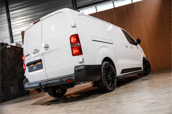 Opel Vivaro 2.0 CDTI L3H1 XL Edition | Automaat | CarPlay | Camera | Stoelverwarming | Trekhaak | F1 Flippers | Cruise control | Bedrijfswageninrichting | 3-Zitter | Nieuwe APK