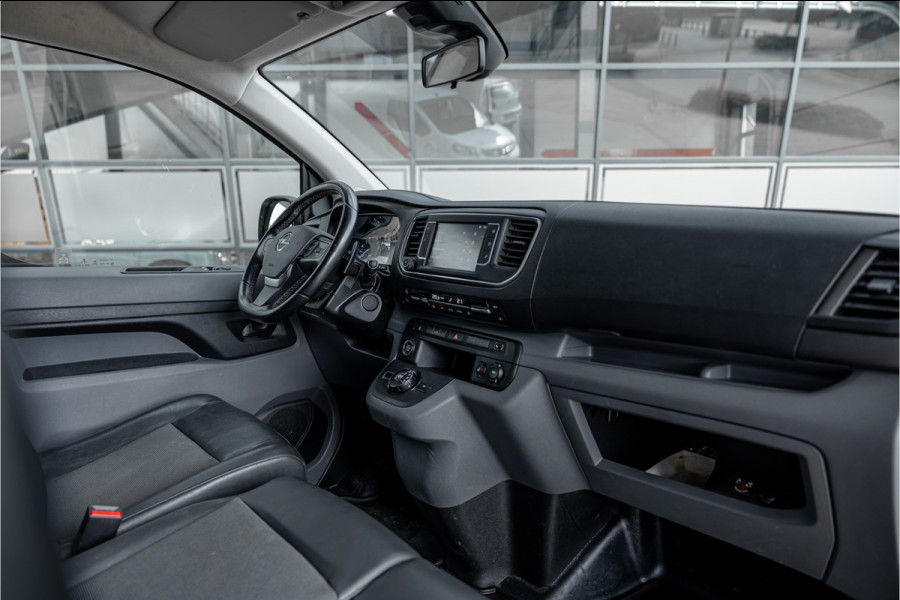 Opel Vivaro 2.0 CDTI L3H1 XL Edition | Automaat | CarPlay | Camera | Stoelverwarming | Trekhaak | F1 Flippers | Cruise control | Bedrijfswageninrichting | 3-Zitter | Nieuwe APK