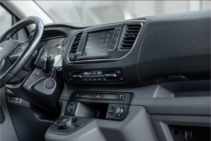 Opel Vivaro 2.0 CDTI L3H1 XL Edition | Automaat | CarPlay | Camera | Stoelverwarming | Trekhaak | F1 Flippers | Cruise control | Bedrijfswageninrichting | 3-Zitter | Nieuwe APK