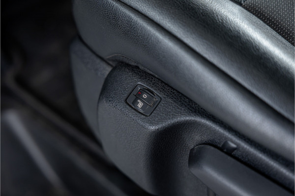 Opel Vivaro 2.0 CDTI L3H1 XL Edition | Automaat | CarPlay | Camera | Stoelverwarming | Trekhaak | F1 Flippers | Cruise control | Bedrijfswageninrichting | 3-Zitter | Nieuwe APK