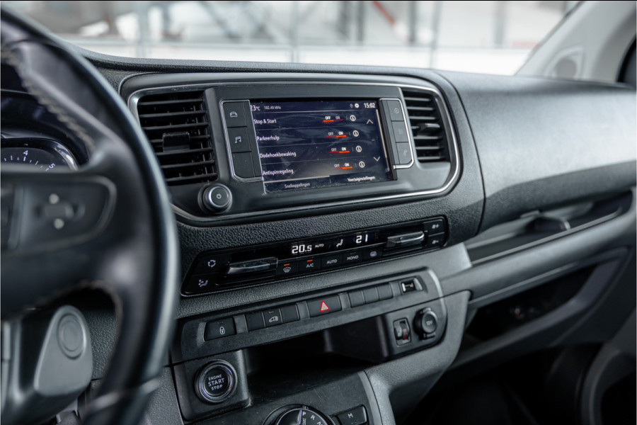 Opel Vivaro 2.0 CDTI L3H1 XL Edition | Automaat | CarPlay | Camera | Stoelverwarming | Trekhaak | F1 Flippers | Cruise control | Bedrijfswageninrichting | 3-Zitter | Nieuwe APK
