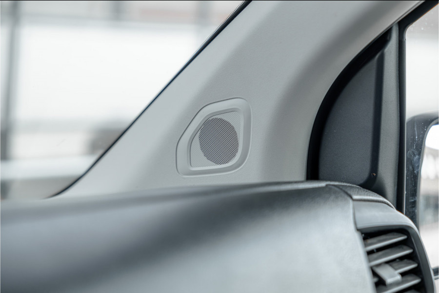 Opel Vivaro 2.0 CDTI L3H1 XL Edition | Automaat | CarPlay | Camera | Stoelverwarming | Trekhaak | F1 Flippers | Cruise control | Bedrijfswageninrichting | 3-Zitter | Nieuwe APK